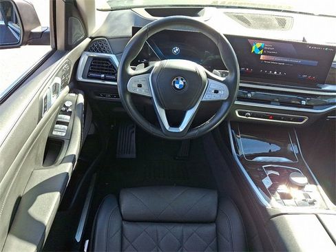 Used 2025 BMW X7 xDrive40i image 11