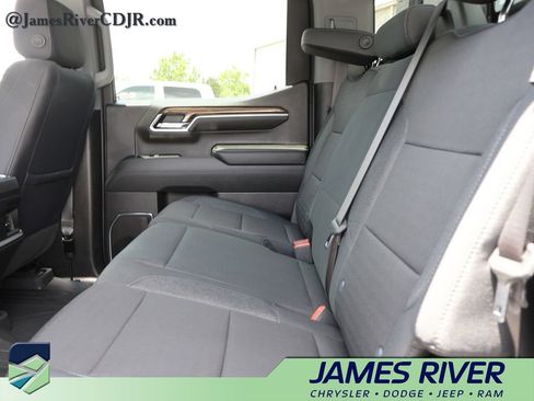 Used 2023 Chevrolet Silverado 1500 RST w/ Convenience Package II AWD/4WD image 17