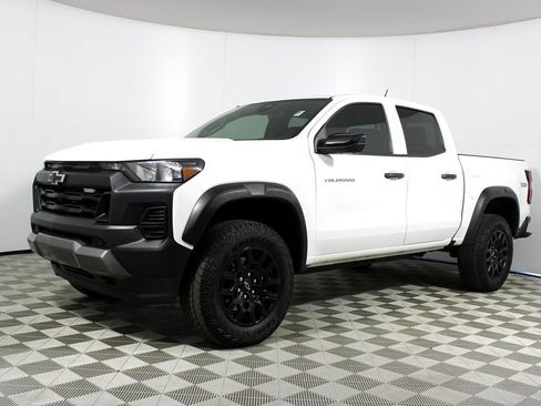 Used 2024 Chevrolet Colorado Trail Boss w/ Technology Package image 4