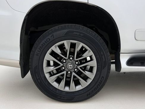 Used 2019 Lexus GX 460 Luxury w/ Sport Design Package image 29