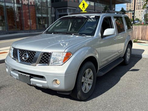 Used 2007 Nissan Pathfinder LE w/ LE Navigation Pkg AWD/4WD image 2