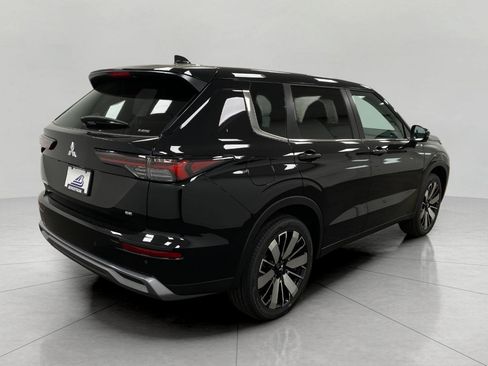New 2026 Mitsubishi Outlander SE AWD/4WD image 3