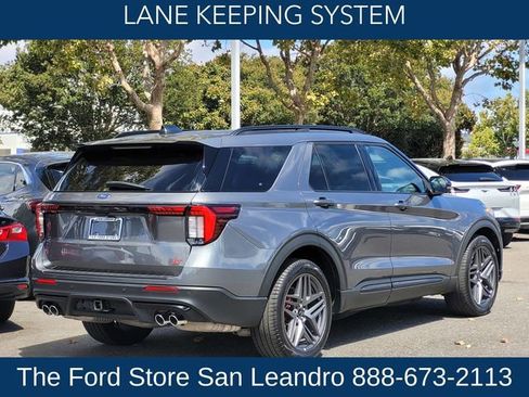Used 2025 Ford Explorer ST image 10