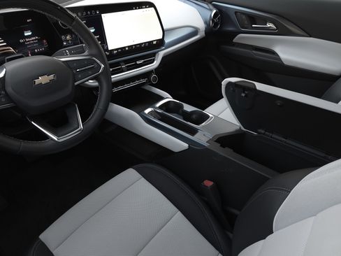 Used 2024 Chevrolet Equinox EV LT w/ Active Safety Package 3 image 15