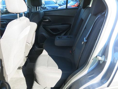 Used 2020 Chevrolet Trax LS image 15
