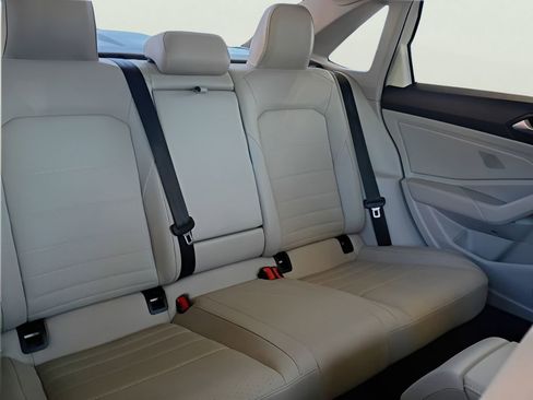 Used 2023 Volkswagen Jetta SE image 22