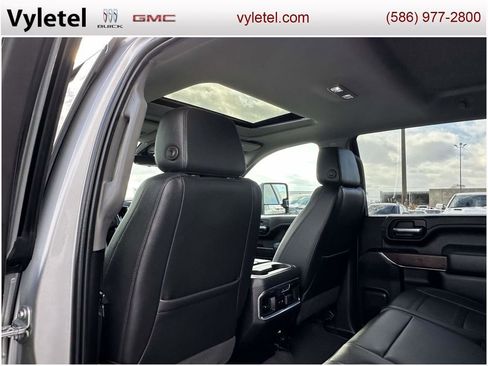 Used 2022 GMC Sierra 2500 Denali w/ Denali Ultimate Package image 17