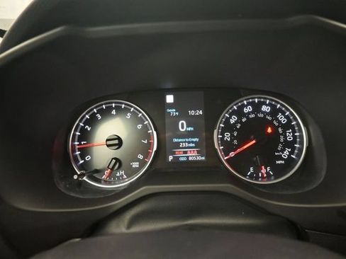 Used 2022 Toyota RAV4 LE FWD image 13