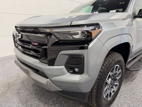 Used 2026 Chevrolet Colorado Z71 AWD/4WD image 16