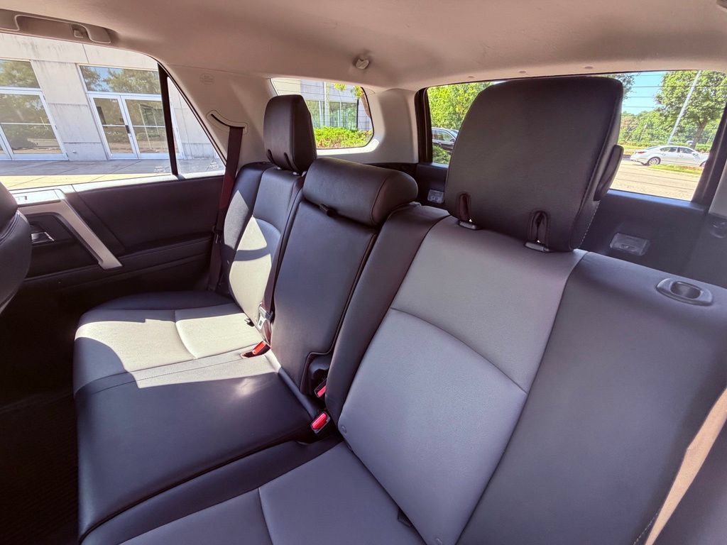 Used 2021 Toyota 4Runner SR5 Premium w/ Moonroof Package RWD image 11