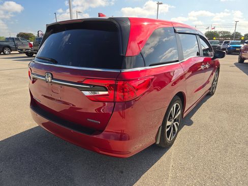 Used 2024 Honda Odyssey Touring image 3