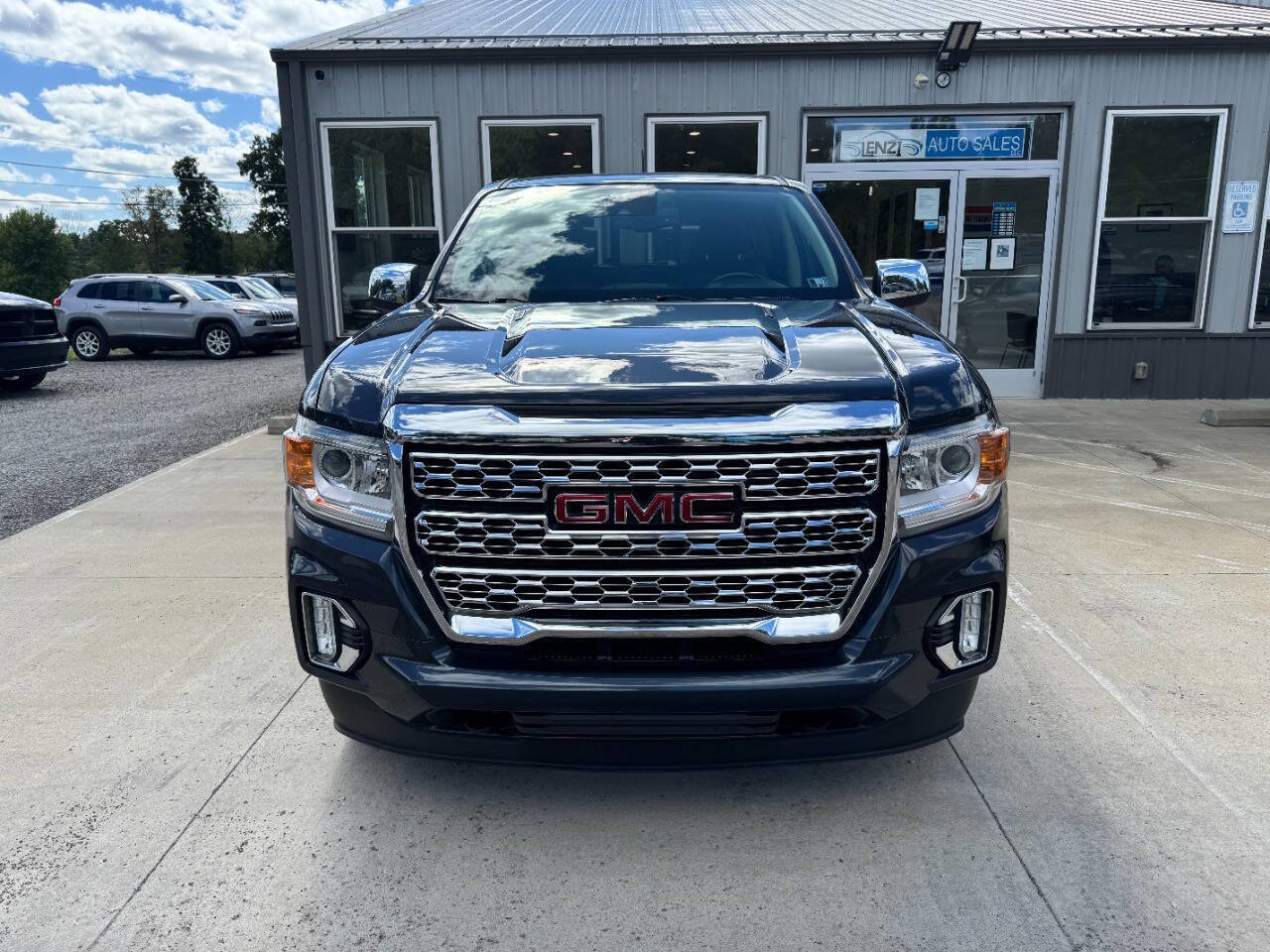 Used 2022 GMC Canyon Denali AWD/4WD image 3