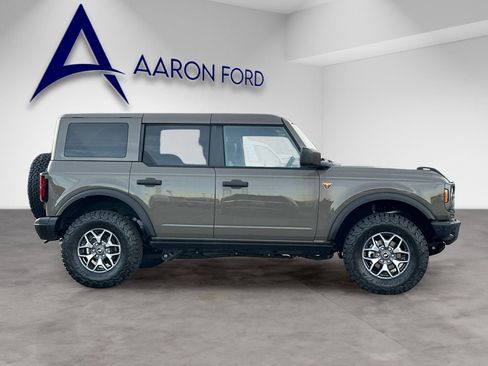 New 2025 Ford Bronco Badlands image 6