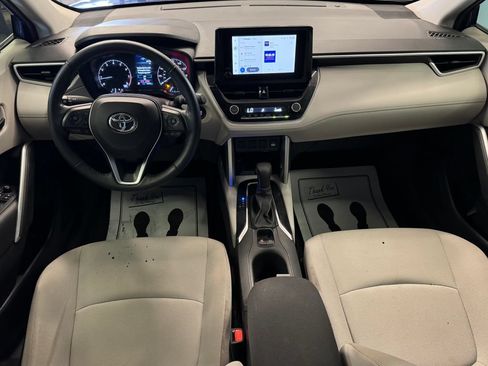 Used 2024 Toyota Corolla Cross LE FWD image 9