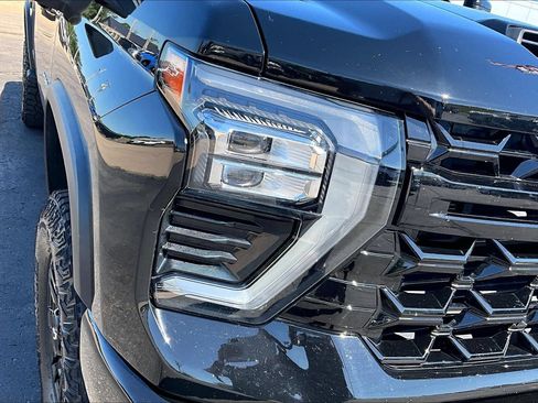 Used 2024 Chevrolet Silverado 2500 ZR2 w/ Technology Package AWD/4WD image 31
