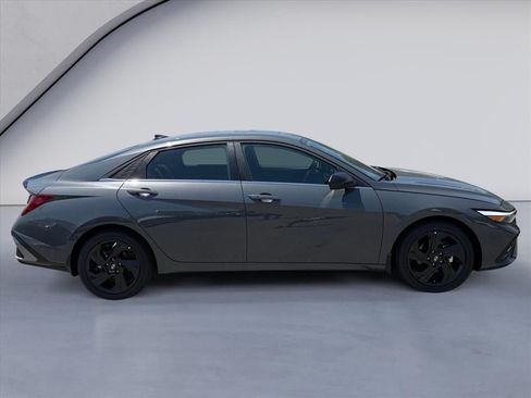 New 2026 Hyundai Elantra SEL Sport FWD image 6
