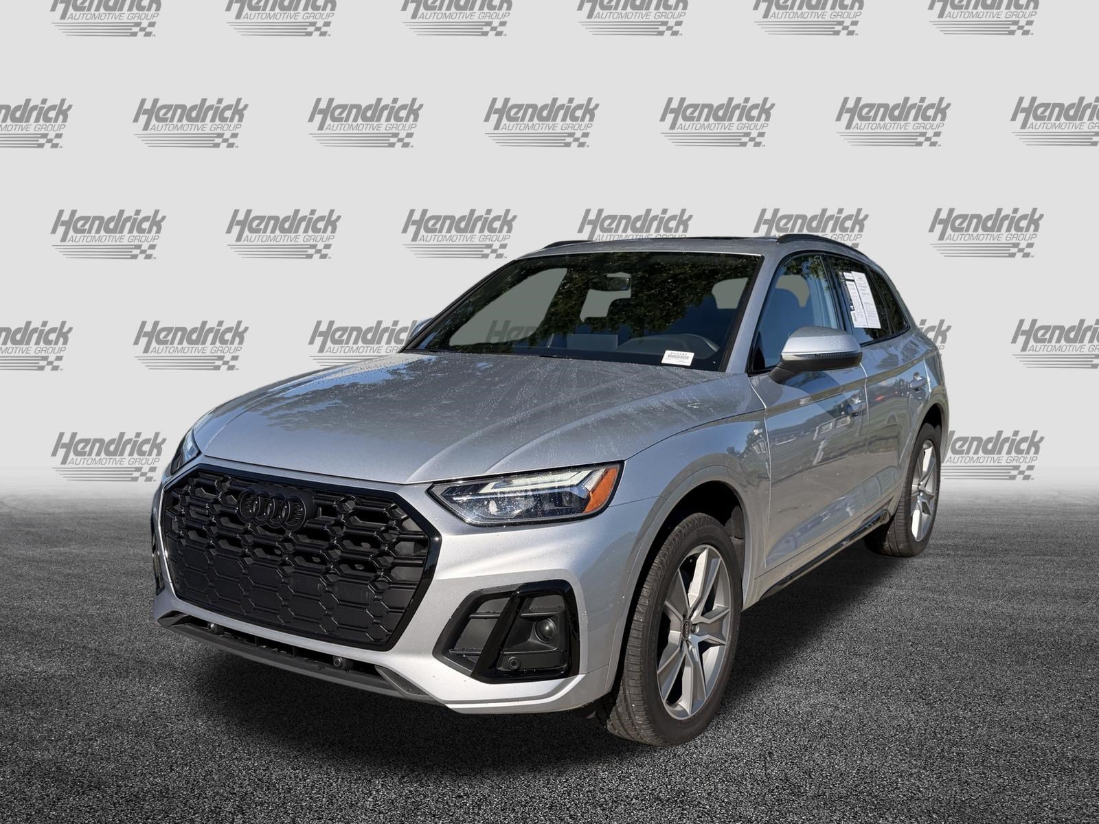 Certified 2025 Audi Q5 2.0T Premium w/ Convenience Plus Package AWD/4WD image 5