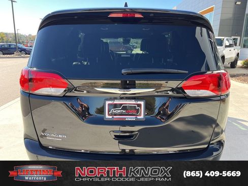 New 2026 Chrysler Voyager LX image 18
