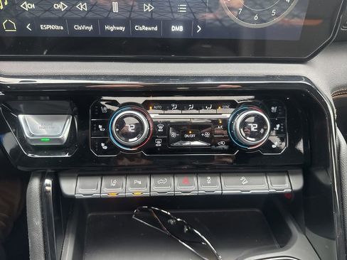 Used 2024 GMC Sierra 2500 AT4 w/ AT4 Preferred Package image 41