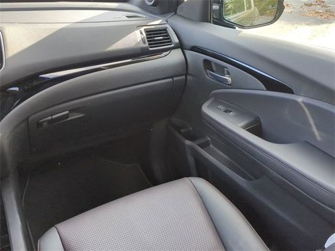 Used 2025 Honda Ridgeline Black Edition image 16