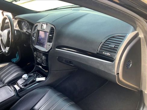 Used 2020 Chrysler 300 S image 18