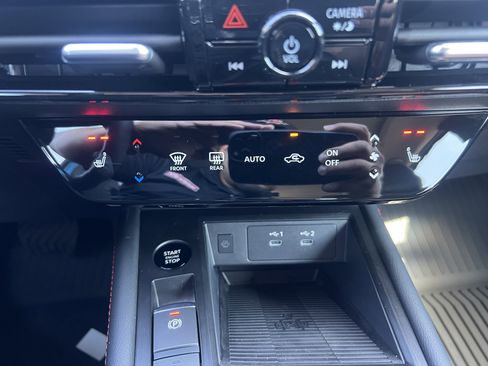 New 2026 Nissan Kicks SR w/ SR Premium Package image 17