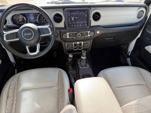 Used 2023 Jeep Gladiator Overland image 24