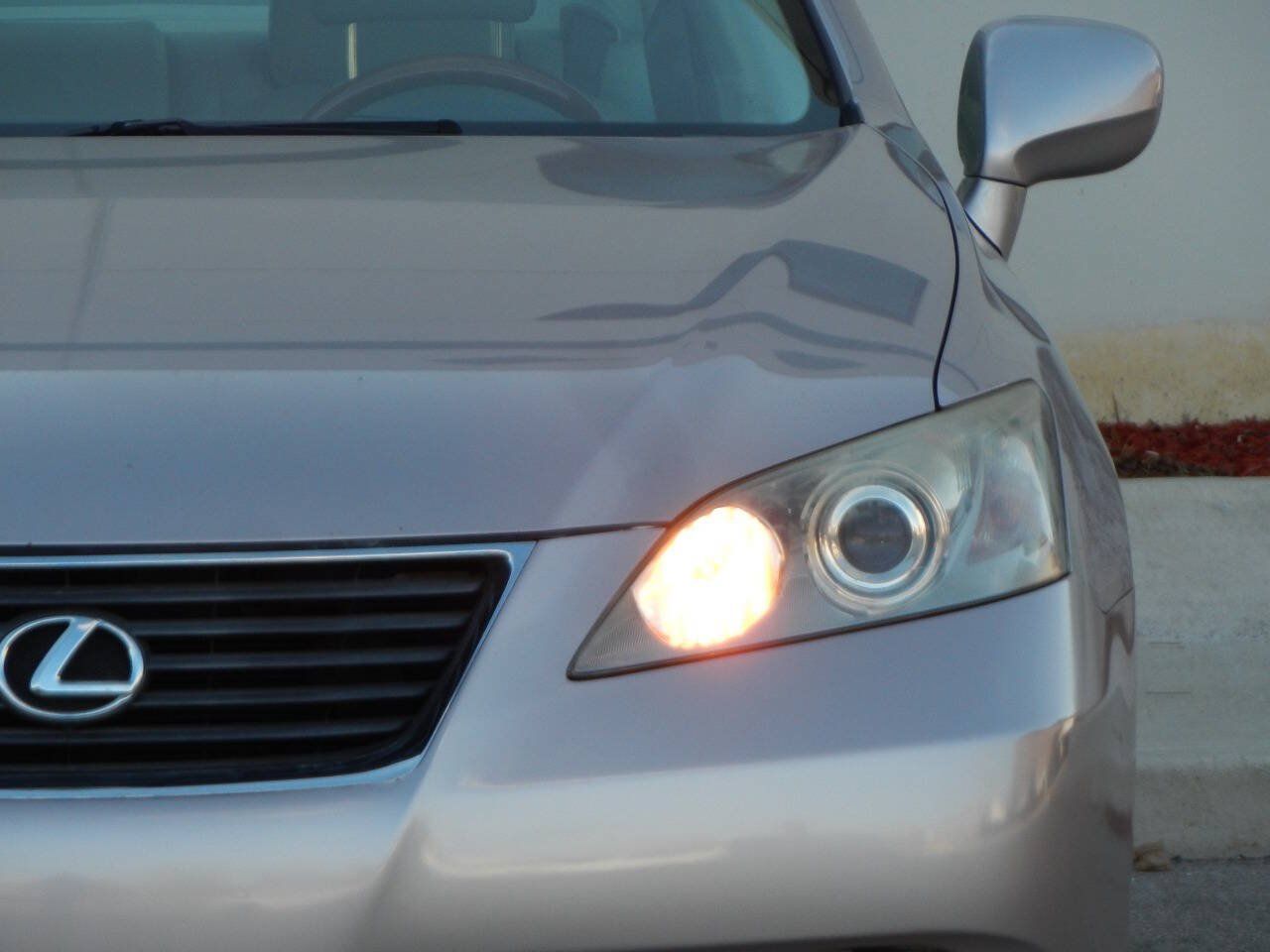 Used 2007 Lexus ES 350 w/ Premium Pkg FWD image 8