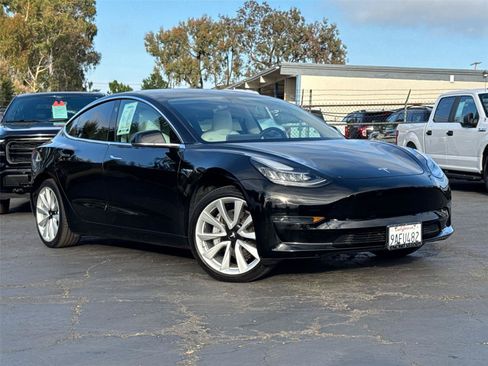 Used 2020 Tesla Model 3 Standard Range RWD image 2