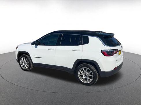 Used 2025 Jeep Compass Limited AWD/4WD image 10