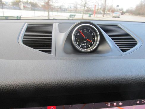 Used 2020 Porsche Macan S image 89