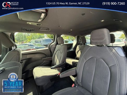Used 2019 Chrysler Pacifica Touring Plus w/ S Appearance Package FWD image 20