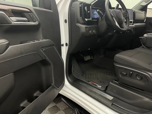 Used 2024 Chevrolet Silverado 1500 RST AWD/4WD image 14
