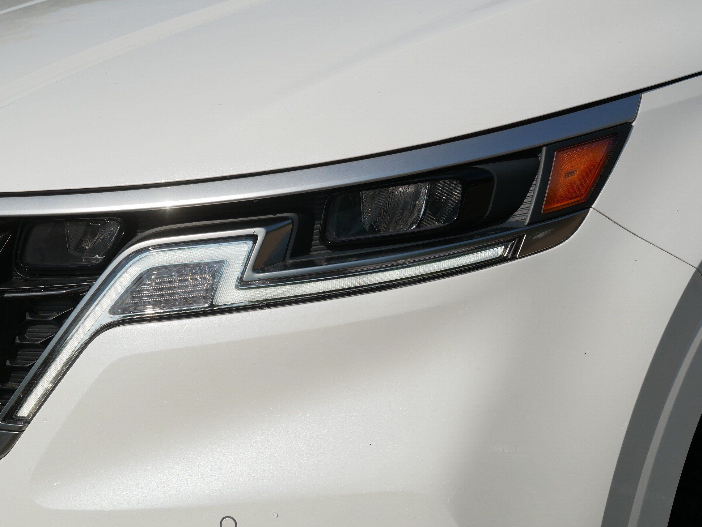 Certified 2024 Kia Carnival EX FWD image 16