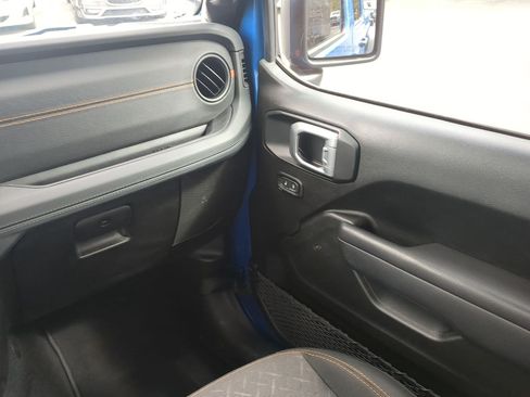 Used 2024 Jeep Gladiator Mojave AWD/4WD image 19