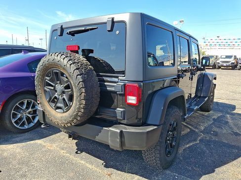 Used 2018 Jeep Wrangler Unlimited Sport S AWD/4WD image 4