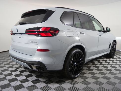 Used 2026 BMW X5 xDrive40i w/ M Sport Package AWD/4WD image 3