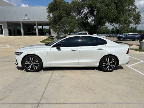 Certified 2022 Volvo S60 T8 R-Design Expression w/ Protection Package Premier image 3