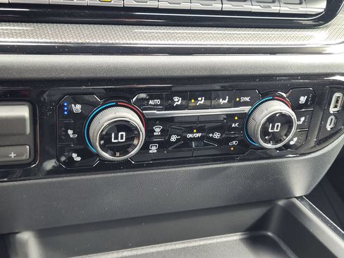 New 2026 Chevrolet Silverado 2500 ZR2 AWD/4WD image 18