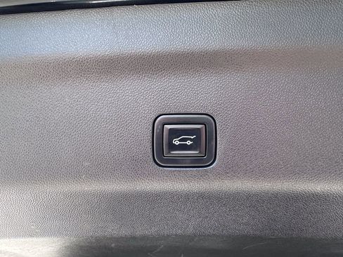 Used 2022 Chevrolet Tahoe High Country image 34