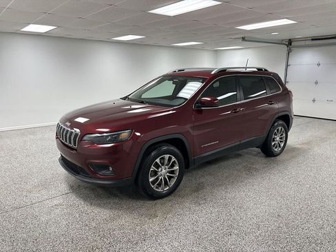 Used 2019 Jeep Cherokee Latitude Plus w/ Cold Weather Group image 4