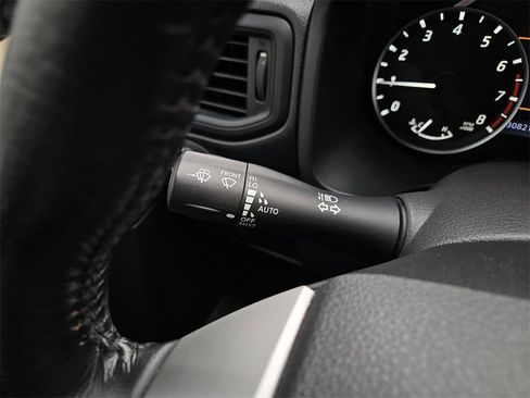 Certified 2024 Nissan Titan SV w/ SV Convenience Package image 29