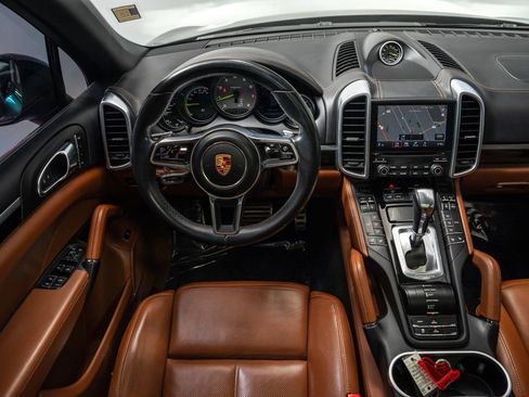 Used 2017 Porsche Cayenne S AWD/4WD image 15