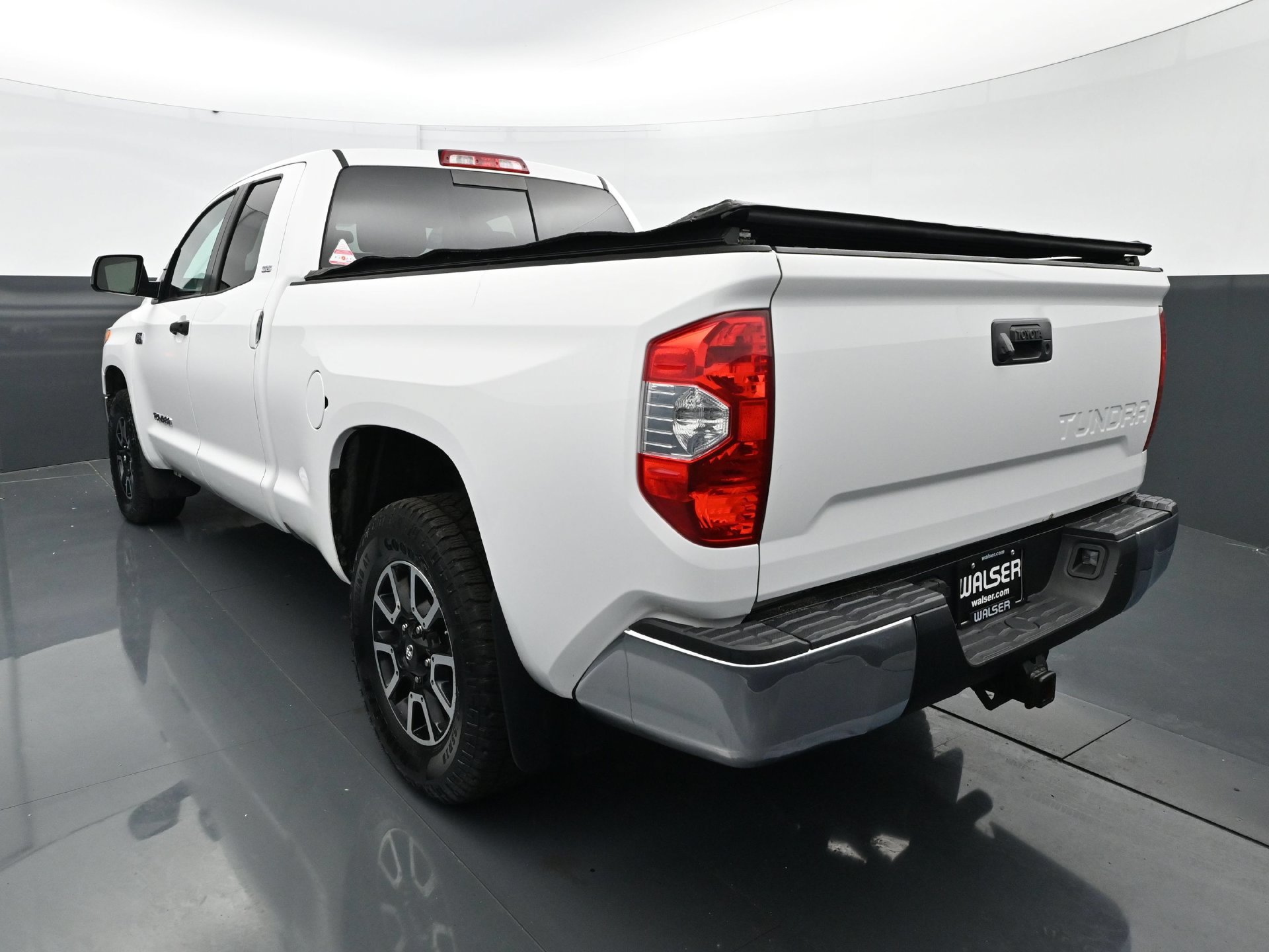 Used 2017 Toyota Tundra SR5 w/ TRD Off Road Package AWD/4WD image 5