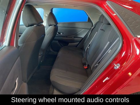 Used 2025 Hyundai Elantra SEL FWD image 12