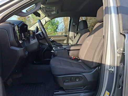 Used 2025 Chevrolet Silverado 1500 LT image 14