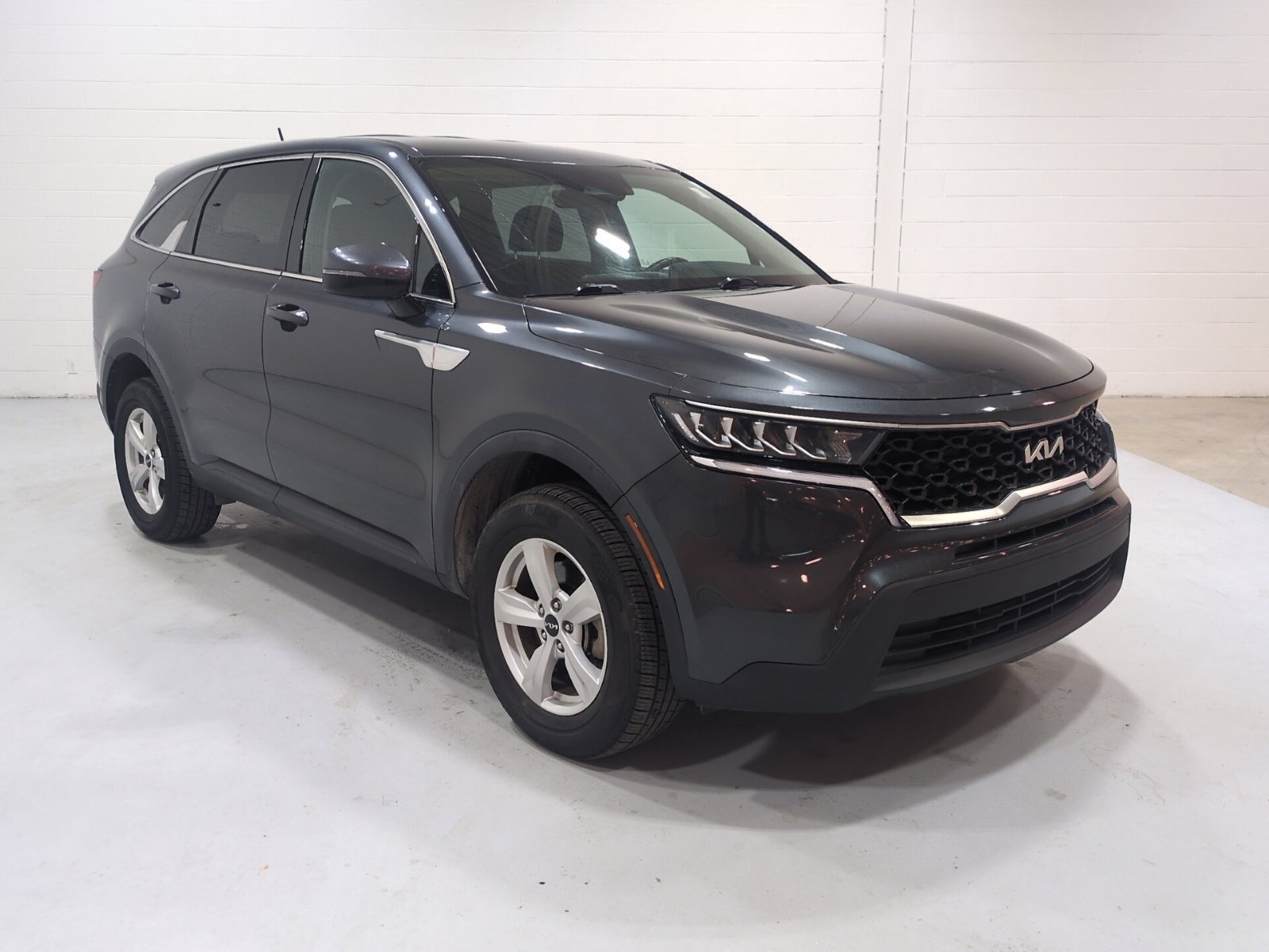 Used 2022 Kia Sorento LX AWD/4WD image 4