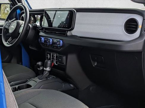 Used 2025 Jeep Wrangler Sport image 18