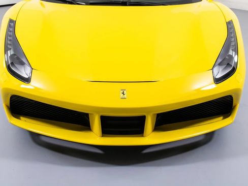 Certified 2019 Ferrari 488 GTB RWD image 14
