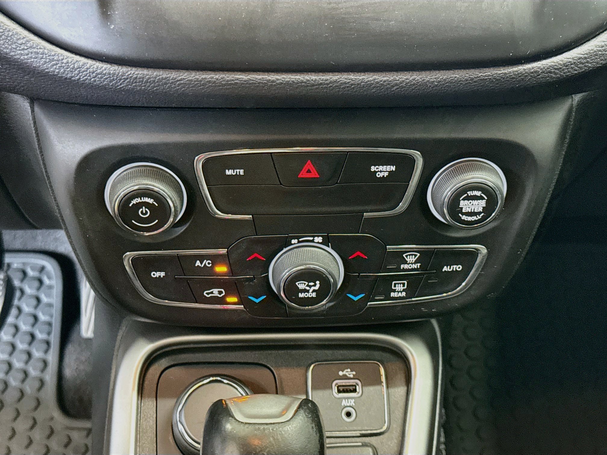 Used 2018 Jeep Compass Latitude w/ Popular Equipment Group AWD/4WD image 22